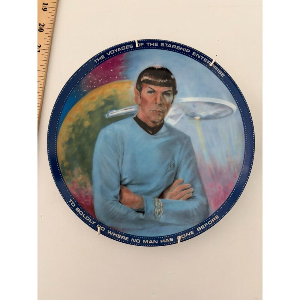vtg star trek  Dr. Spock science officer collectors plate by susie morton